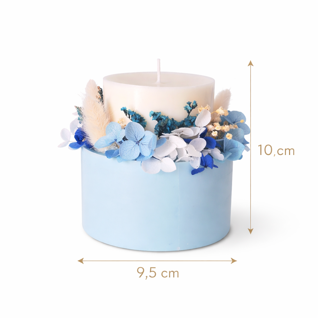 Powder blue botanical candle size card showing 9.5 cm diameter and 10 cm height