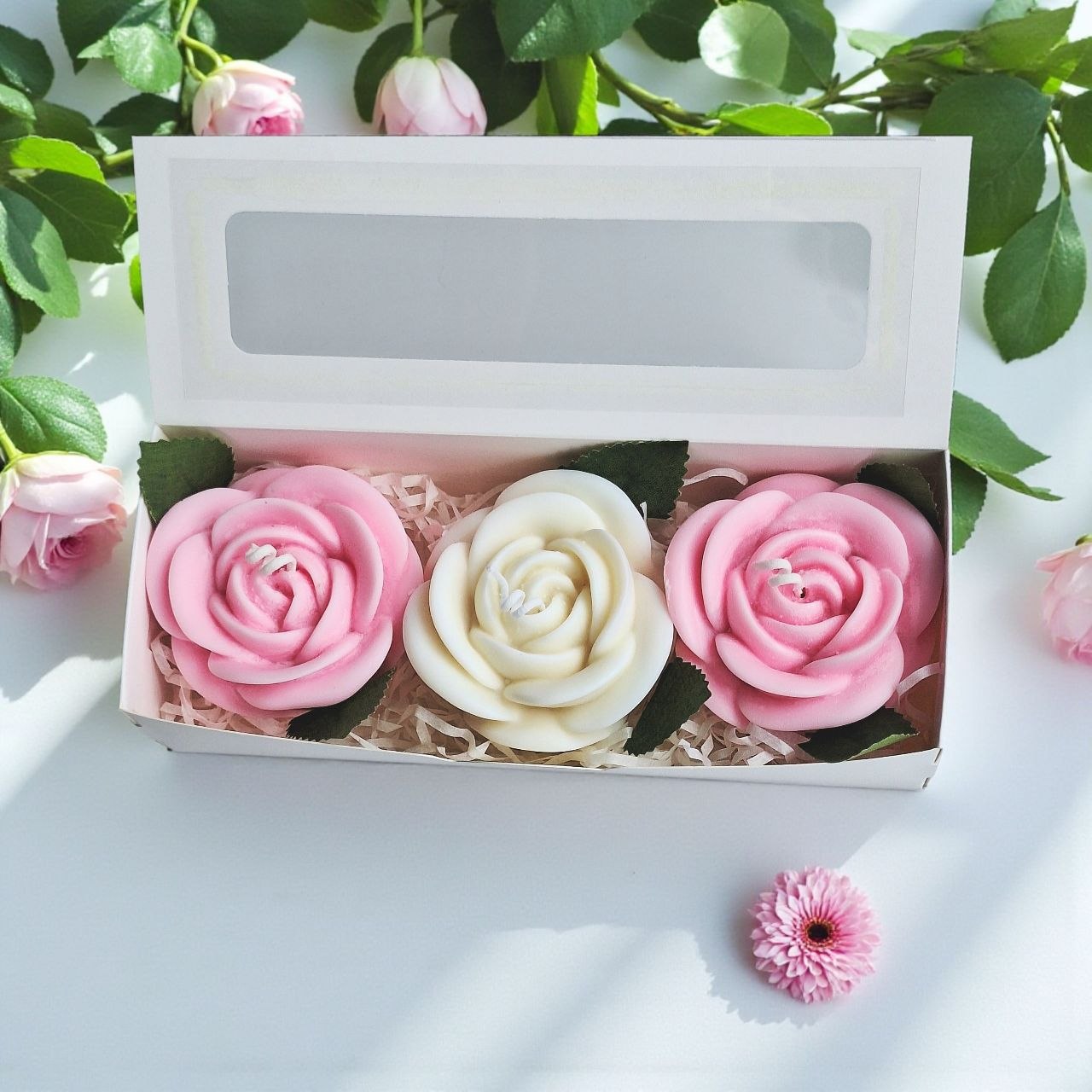 Rose candle gift box with two pink candles and one white candle, handmade by Isola Aura Home in Belgium